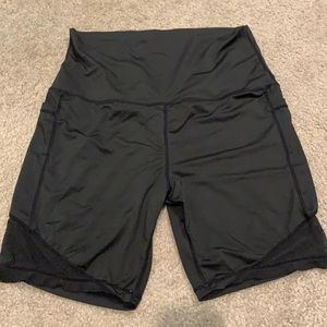 Women’s maternity biker shorts